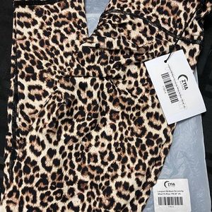 Zyia scrunch butt leggings